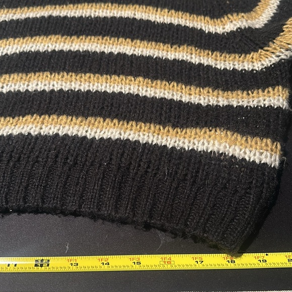 Billabong Oversized V-Neck Stripped Sweater in Black Gold & White in Medium EUC - Picture 11 of 14